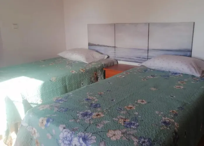 Comfortable House With Sea View In São Roque do Pico