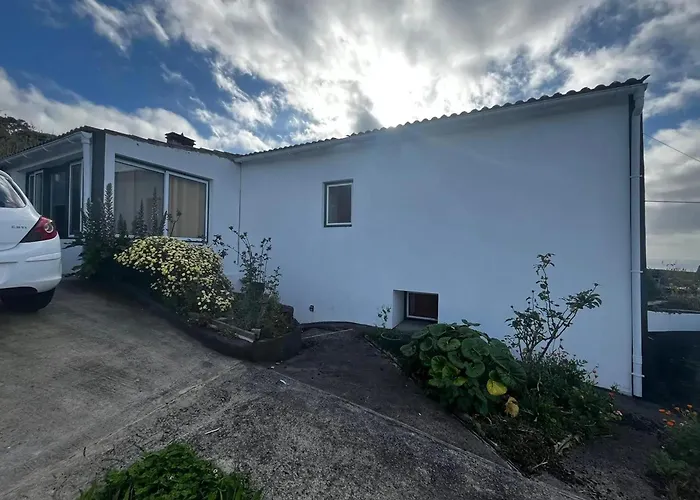Nyaraló Comfortable House With Sea View In São Roque do Pico