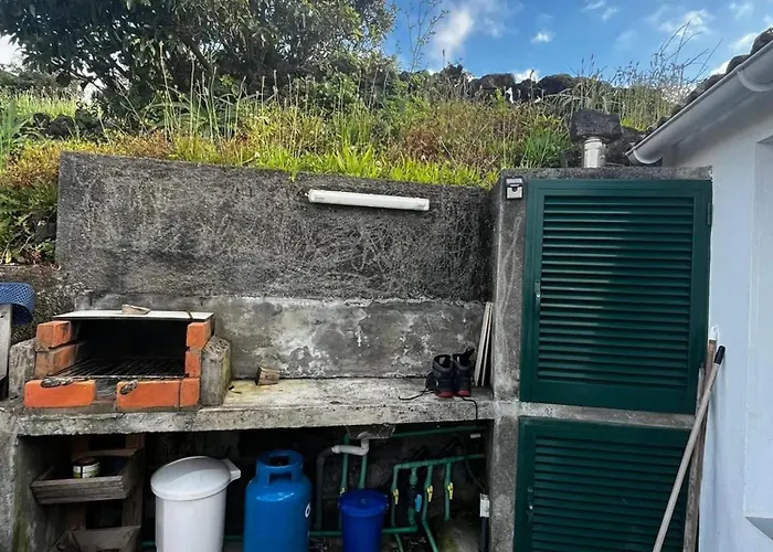 Comfortable House With Sea View In São Roque do Pico