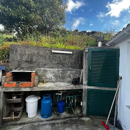 Comfortable House With Sea View In São Roque do Pico